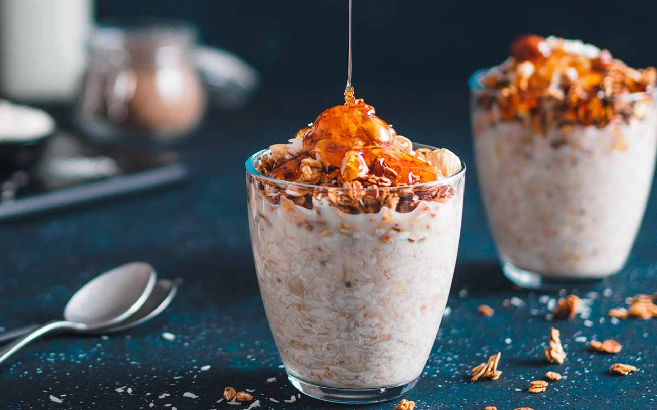 Overnight Oats Tropical com Manga e Coco